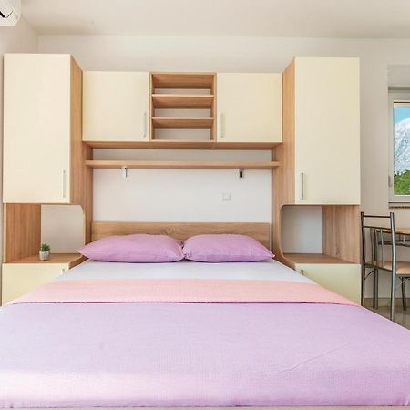 Gorgeous Apartment In Krvavica With Kitchen Екстериор снимка